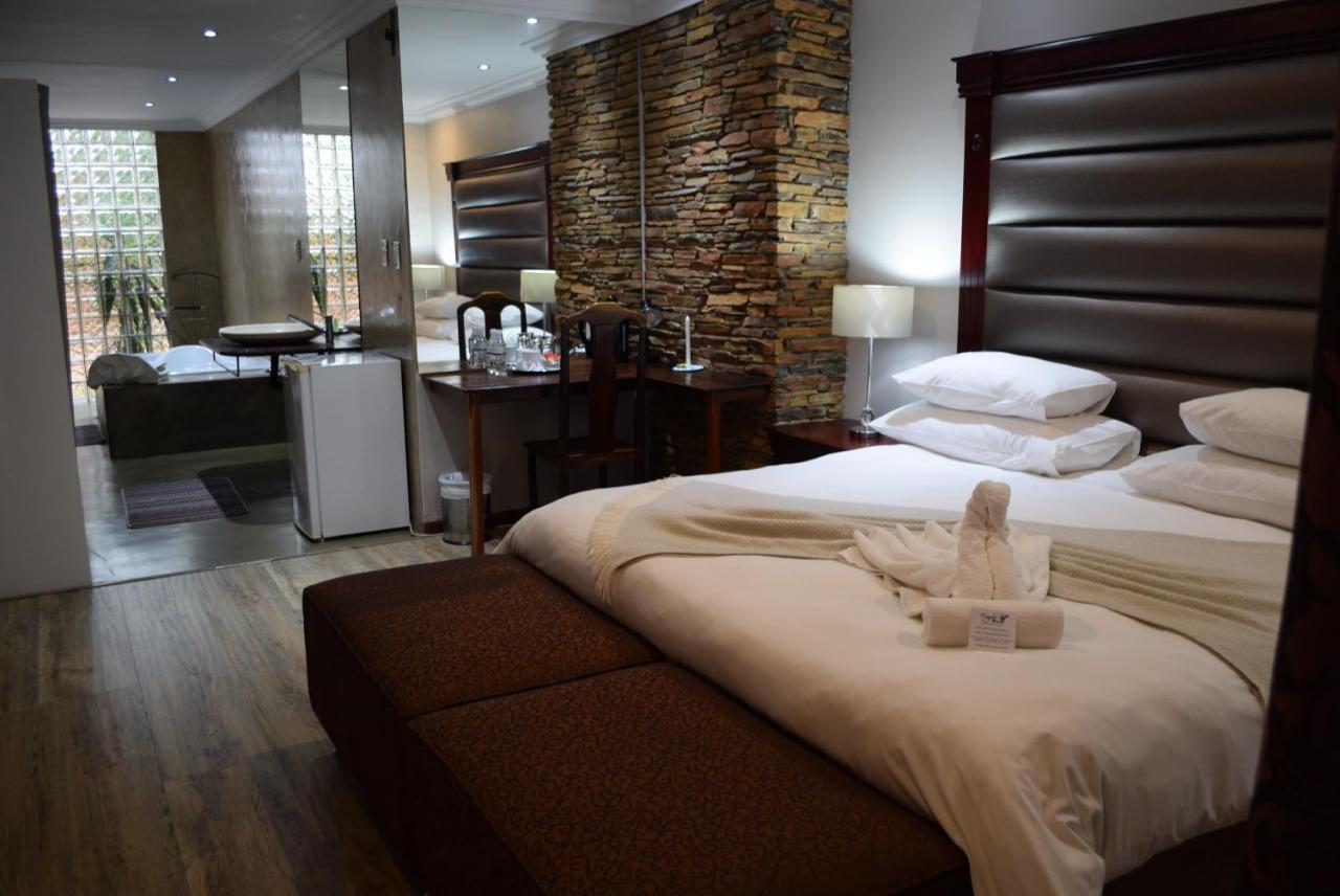 African Moon Corporate House Kempton Park Ngoại thất bức ảnh