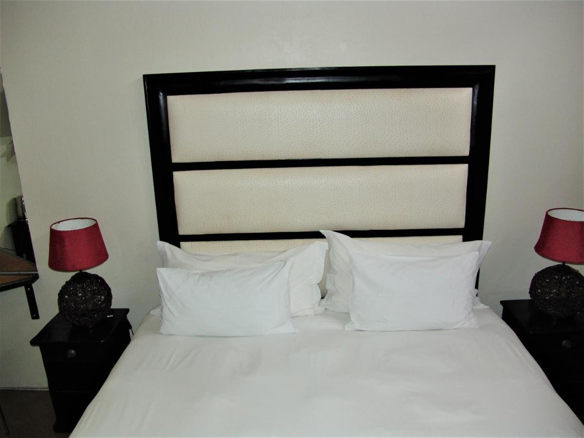 African Moon Corporate House Kempton Park Ngoại thất bức ảnh