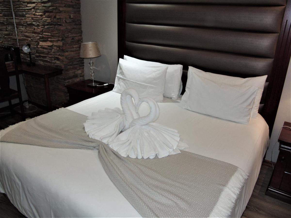 African Moon Corporate House Kempton Park Ngoại thất bức ảnh