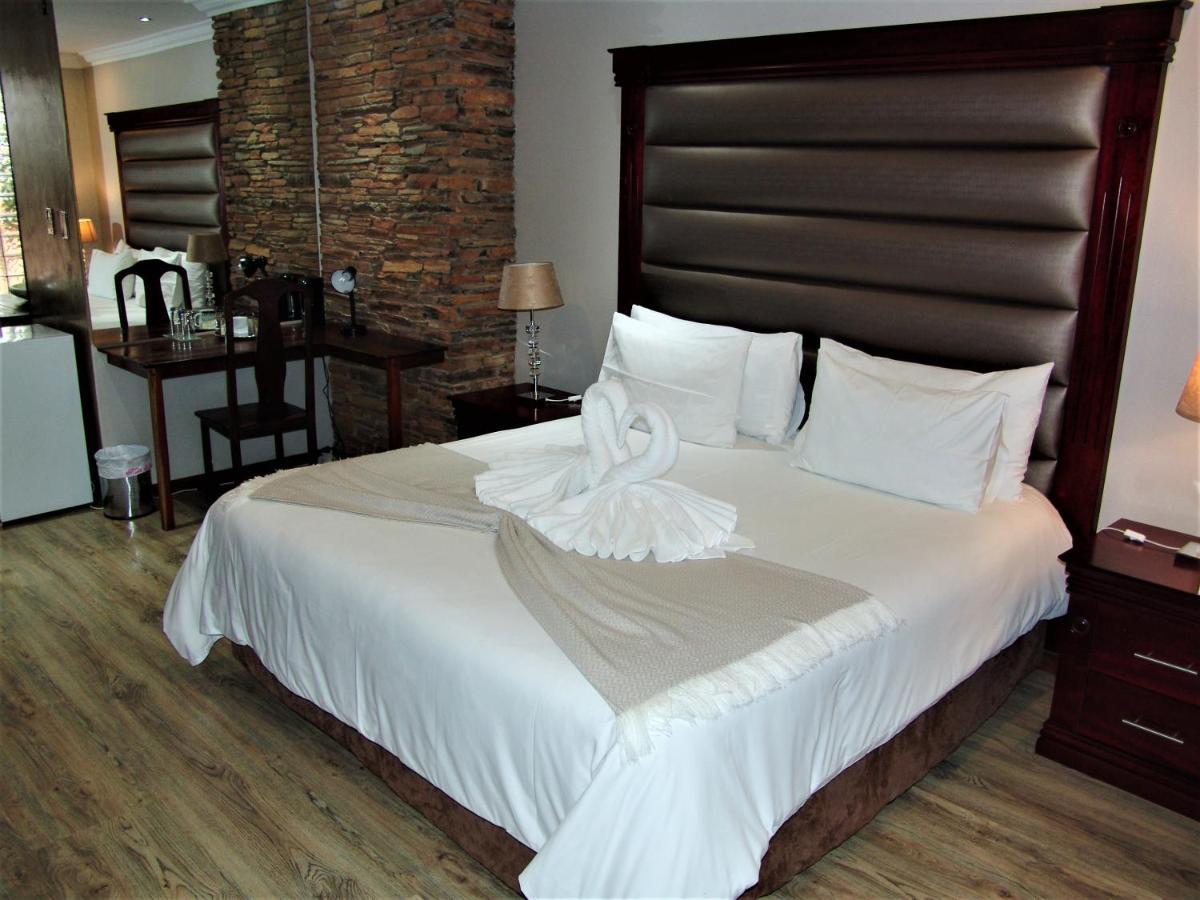 African Moon Corporate House Kempton Park Ngoại thất bức ảnh